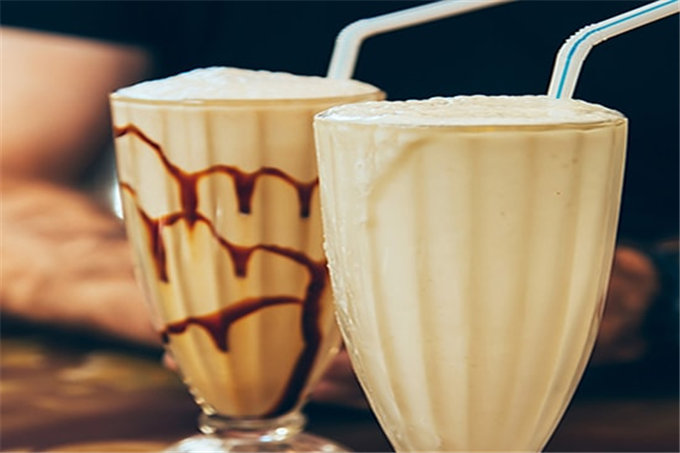 见过牛奶粉，羊奶粉，今天说说骆驼奶粉